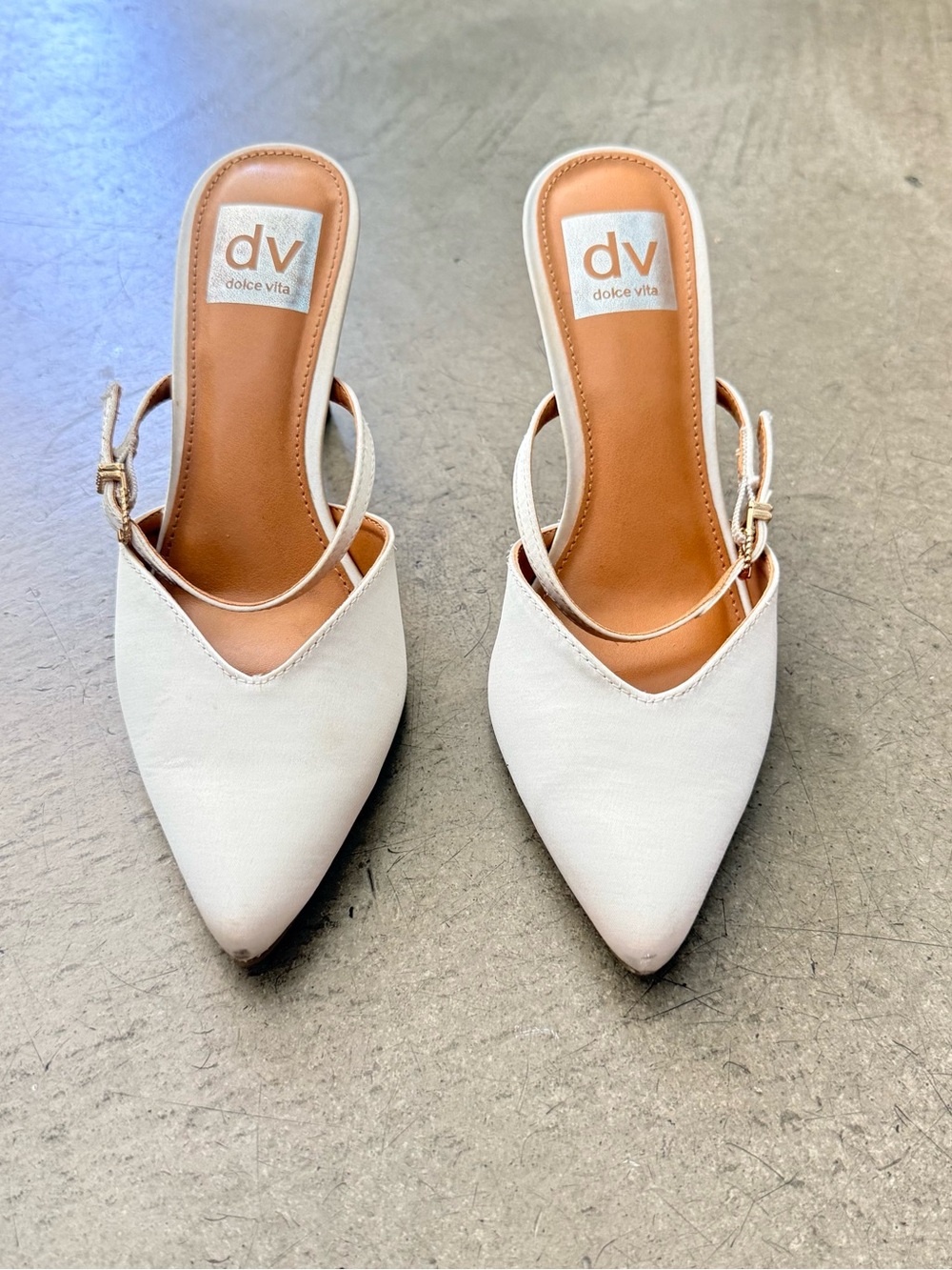 Dolce Vita White Pointed Slingback Mules with Tan Insole